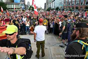 Police make arrests after anti-vaccine mandate soldier leads march into Ottawa