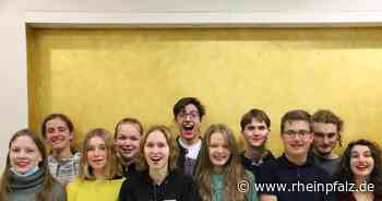 Schul-Theatergruppe zeigt spritzige Neufassung von „Romeo und Julia“ - Herxheim - Rheinpfalz.de