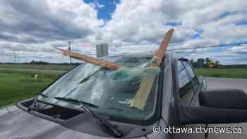 Driver suffers minor injuries after wood strikes vehicle windshield in Gatineau, Que. - CTV News Ottawa