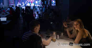 At Comedy Shows in Lviv, Crowds Look for Humor Amid a Deadly War