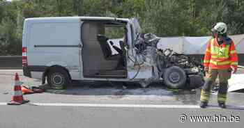 Ongeval met vrachtwagen op E313 richting Antwerpen in Ranst - Het Laatste Nieuws