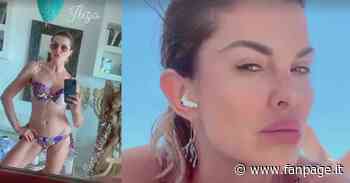 Alba Parietti in bikini: La fierezza della mia età, senza filtri né ritocco - Stile e Trend Fanpage