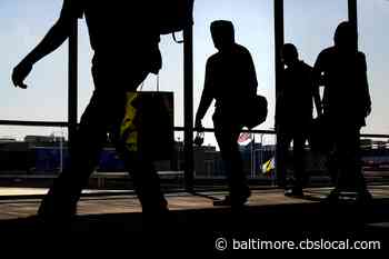 Pre-Pandemic Sized Crowds Descend On US Airports For Holiday - CBS Baltimore