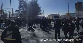 En defensa de los puestos de trabajo: asamblea y movilización de los portuarios de Terminal 5 - La Izquierda Diario