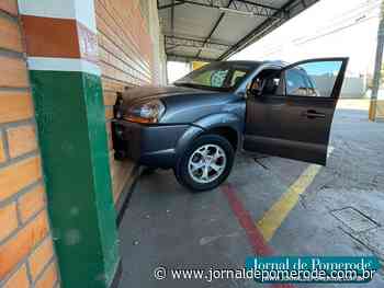 Carro colide contra parede de supermercado, no Centro de Pomerode - Jornal de Pomerode
