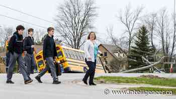School Bus hits hydro pole on Farnham Rd. - The Intelligencer