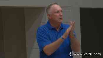 State Champion head coach Scott Bowlin calls it a career after 39 seasons - KAIT