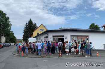 Caritas-Angebot in Kronach - Schlange stehen vor dem „Lädla“ - Neue Presse Coburg