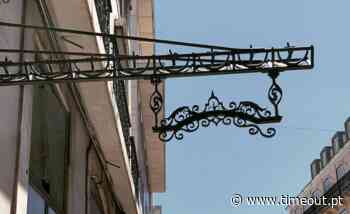 Livraria Trindade oferece 500€ a quem encontrar bandeira roubada - Time Out Lisboa