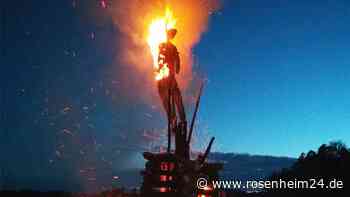 „Lächerlich“: Warum Breitbrunn mit einer Behörde über das Peterlfeuer streitet