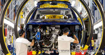 Stellantis riduce i turni a Melfi e taglia gli stipendi degli operai "a causa della guerra in Ucraina" - Il Fatto Quotidiano