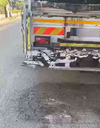 Santa Maria Capua Vetere, compattatore perde percolato per strada: sequestrato - Cronache Campania