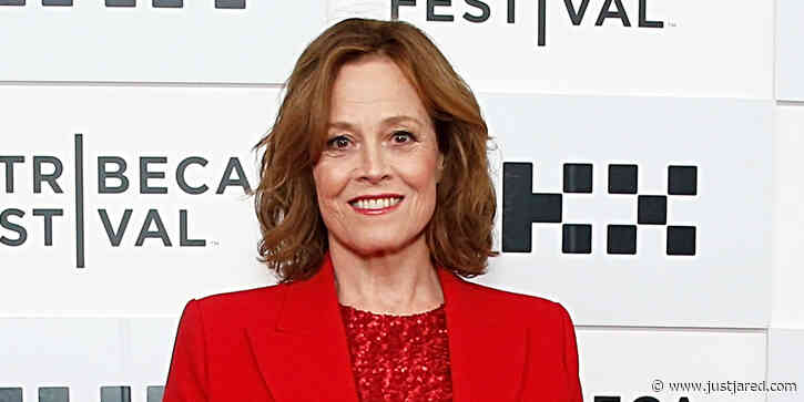 Sigourney Weaver Steps Into A Surprising New Role For 'Avatar 2' - First Look Image Revealed!