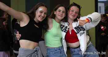 229 tieners trappen zomervakantie feestelijk af | Niel | hln.be - Het Laatste Nieuws