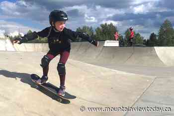 Gettin' the hang of skateboarding in Sundre (3 photos) - Mountain View TODAY