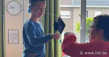 Juf Hilde zwaait haar kleuters uit | Zele | hln.be - Het Laatste Nieuws