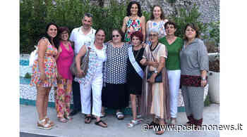 Positano, una bellissima festa per la maestra Carmela Guida che raggiunge il traguardo della pensione - Positanonews - Positanonews