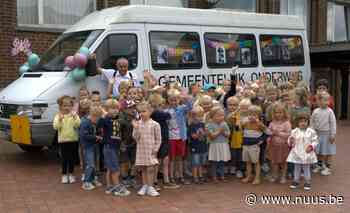 Gemeentelijke basisschool Oosterzele – buschauffeur Johan Liebaert met pensioen - NUUS