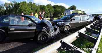 Meerdere gewonden door ongeluk A17 bij Moerdijk | 112 & misdaad | bndestem.nl - BN DeStem