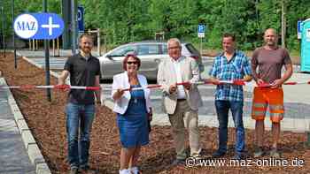Luckenwalde: Neuer Parkplatz am Bahnhof mit 32 Stellflächen eröffnet - Märkische Allgemeine Zeitung