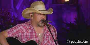 Watch Jason Aldean's Acoustic Version of 'Trouble with a Heartbreak' on CMT Campfire Sessions - PEOPLE