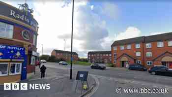 Coventry stabbing: Man seriously injured in knife attack - BBC