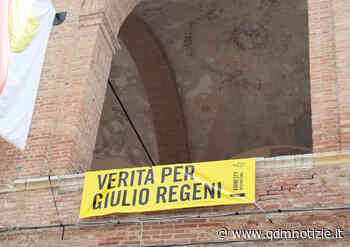 Fabriano / Torna visibile lo striscione dedicato a Giulio Regeni - QDM Notizie