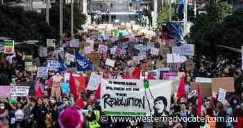 Thousands march after US abortion shift - Western Advocate