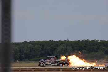 1 person dies in accident at Battle Creek air show, police say - MLive.com