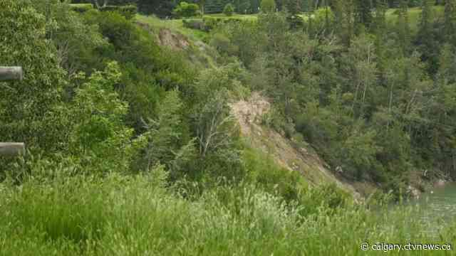 Man hospitalized after fall down Elbow River embankment