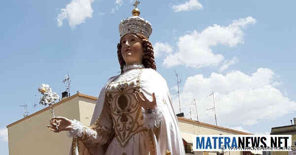 Matera: la Madonna della Bruna ha iniziato il suo viaggio tra i fedeli! Le foto - Matera News