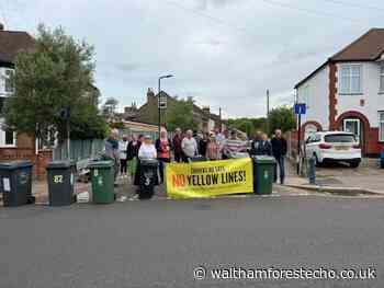 Chingford residents form barricade to stop double yellow lines - Waltham Forest Echo