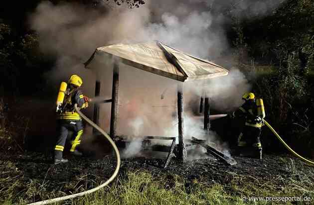 FW Nideggen: Schutzhütte bei Nideggen-Brück komplett bei Brand zerstört
