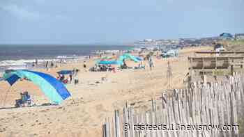 OBX beachgoers enjoy holiday weekend despite tropical weather threat