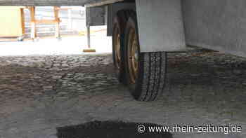 Altstadtfest in Koblenz: Kaum enthüllt, ist das Denkmal wieder weg - Rhein-Zeitung