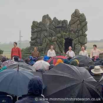 Weather fails to dampen enthusiam for The Bard | monmouthshirebeacon.co.uk - Monmouthshire Beacon