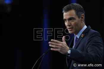 Sánchez anuncia que va a hacer fijos a más de 67.000 sanitarios en España - Agencia EFE
