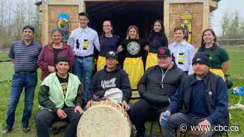 University of Alberta students build shed to foster sport on Kawape'no First Nation