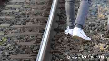 Près de Lyon : un homme entre la vie et la mort après s'être allongé sur les rails - Lyon Mag