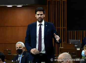 People planning to attend AIDS conference in Montreal still struggling to get visas