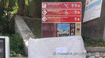 Messina, lasciano materasso sui cartelli turistici. L'assessore Caruso: "Da far cadere la faccia" - Gazzetta del Sud - Edizione Messina