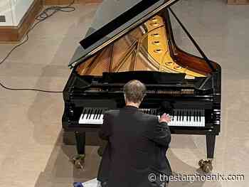 Review: Jon Ballantyine plays jazz piano with expert showmanship