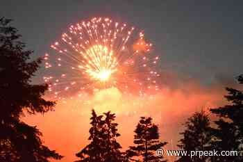 PHOTOS: Canada Day fireworks at Willingdon Beach - Powell River Peak