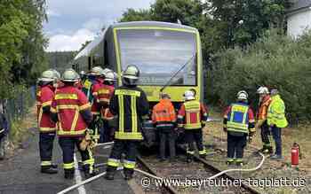 Brennende Bahn nach Bayreuth muss notbremsen: Feuer sorgt für Großeinsatz - Bayreuther Tagblatt