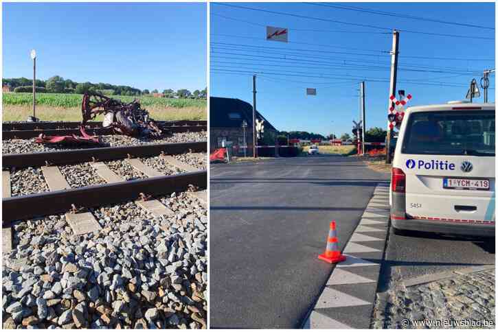 Autobestuurder slalomt door slagbomen maar wordt gegrepen door aanstormende trein: “Hij kende deze baan als zijn broekzak. Het is zo onwezenlijk”