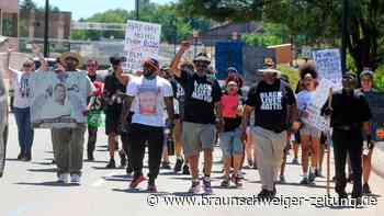 Dutzende Schüsse: Schwarzer bei US-Polizeieinsatz getötet