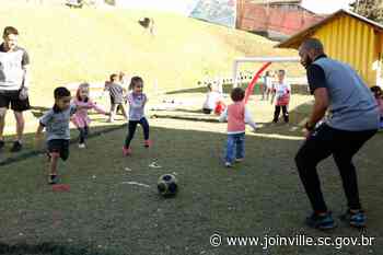 Crianças de CEI da Rede Municipal de Joinville idealizam e criam campinho de futebol - Prefeitura de Joinville (.gov)