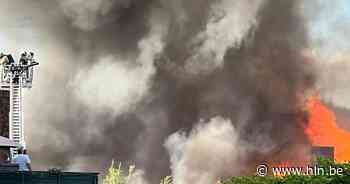 Bijzonder zware brand bij houthandel in Hemiksem - Het Laatste Nieuws