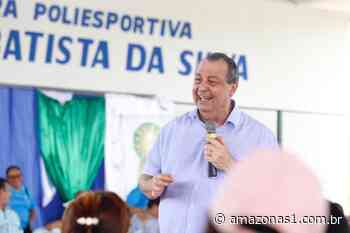 Em Manacapuru, senador Omar Aziz participa da inauguração de escola construída sobre as águas - Portal Amazonas1
