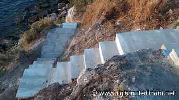 «Quasi quasi mi faccio una scala»: Trani, ecco cosa nascondono le recinzioni dopo il Mongelli - ilgiornaleditrani - Radio Bombo